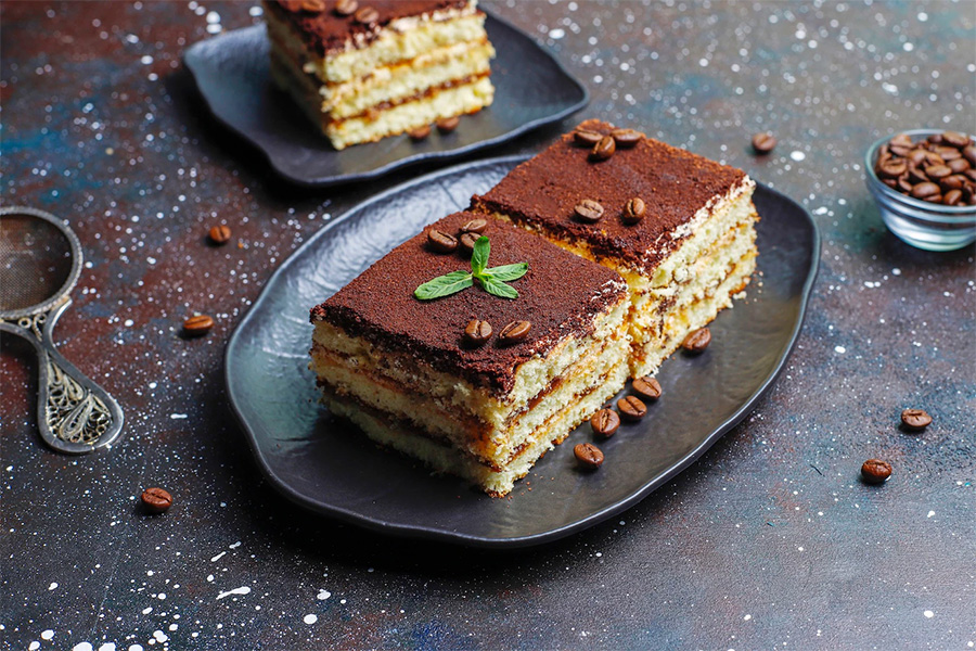 Tiramisu Cake